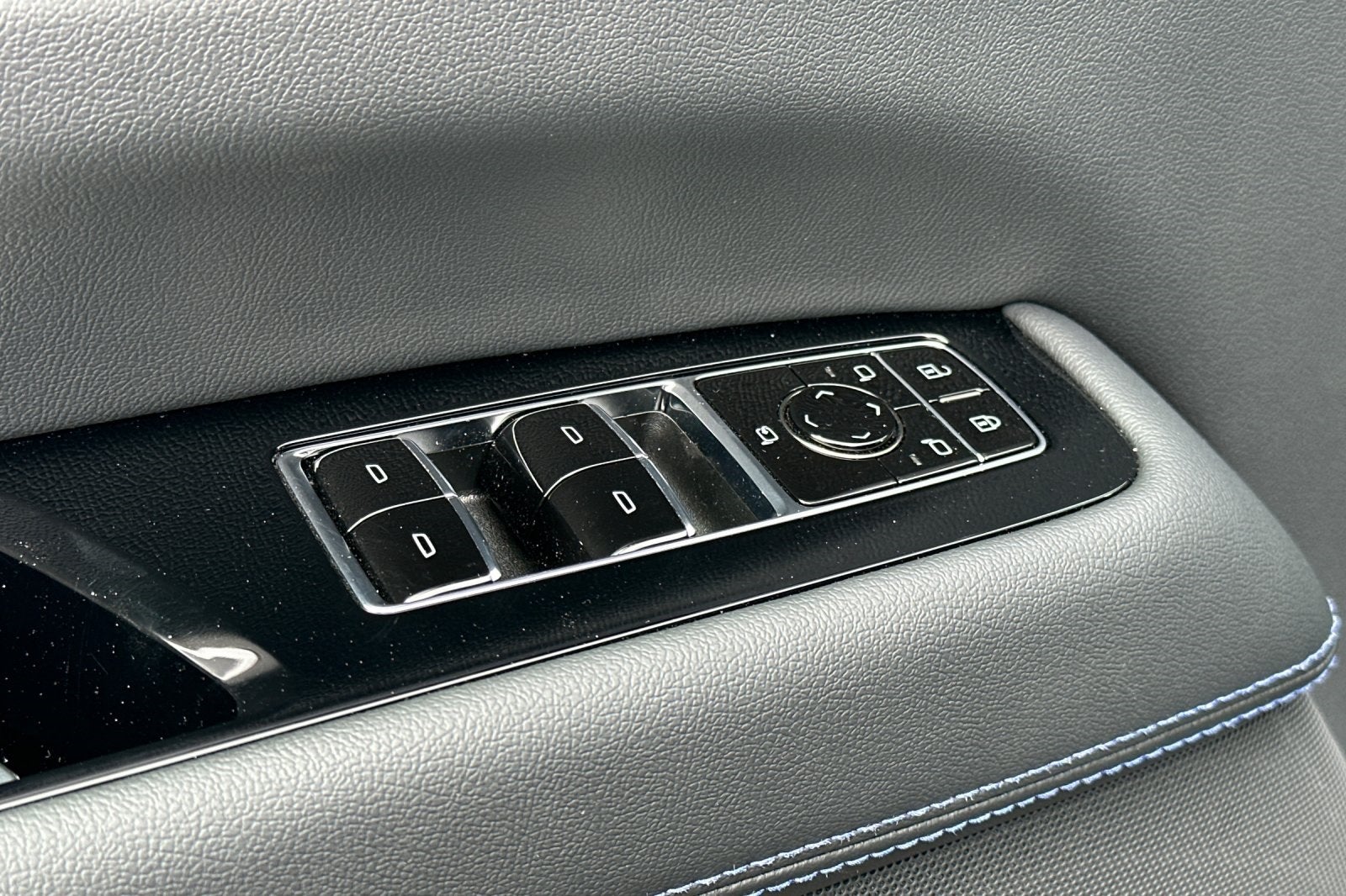 2025 Cadillac ESCALADE IQ Luxury 1