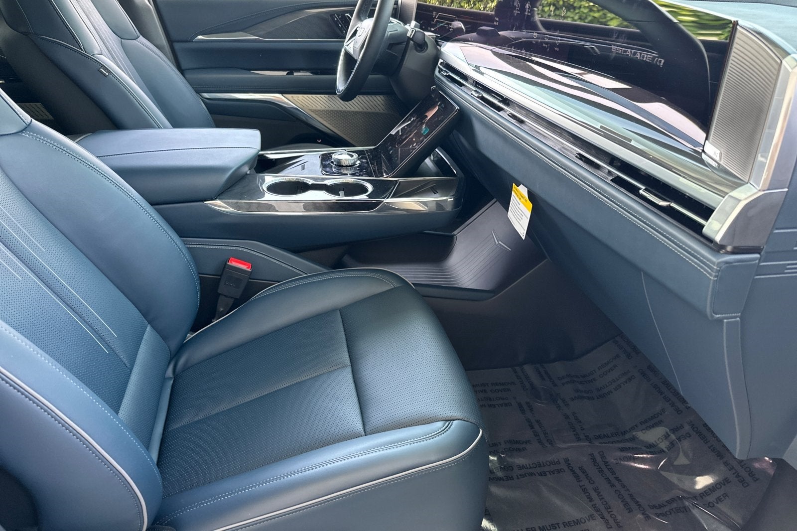 2025 Cadillac ESCALADE IQ Luxury 2