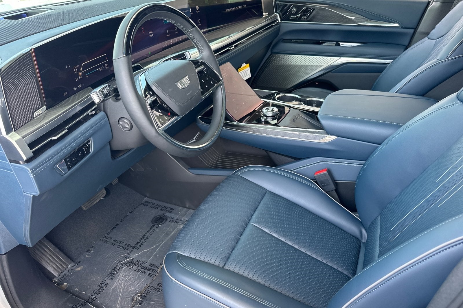 2025 Cadillac ESCALADE IQ Luxury 2