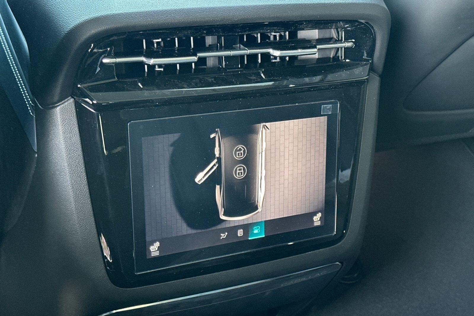 2025 Cadillac ESCALADE IQ Luxury 2