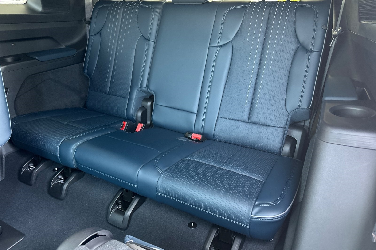 2025 Cadillac ESCALADE IQ Luxury 2