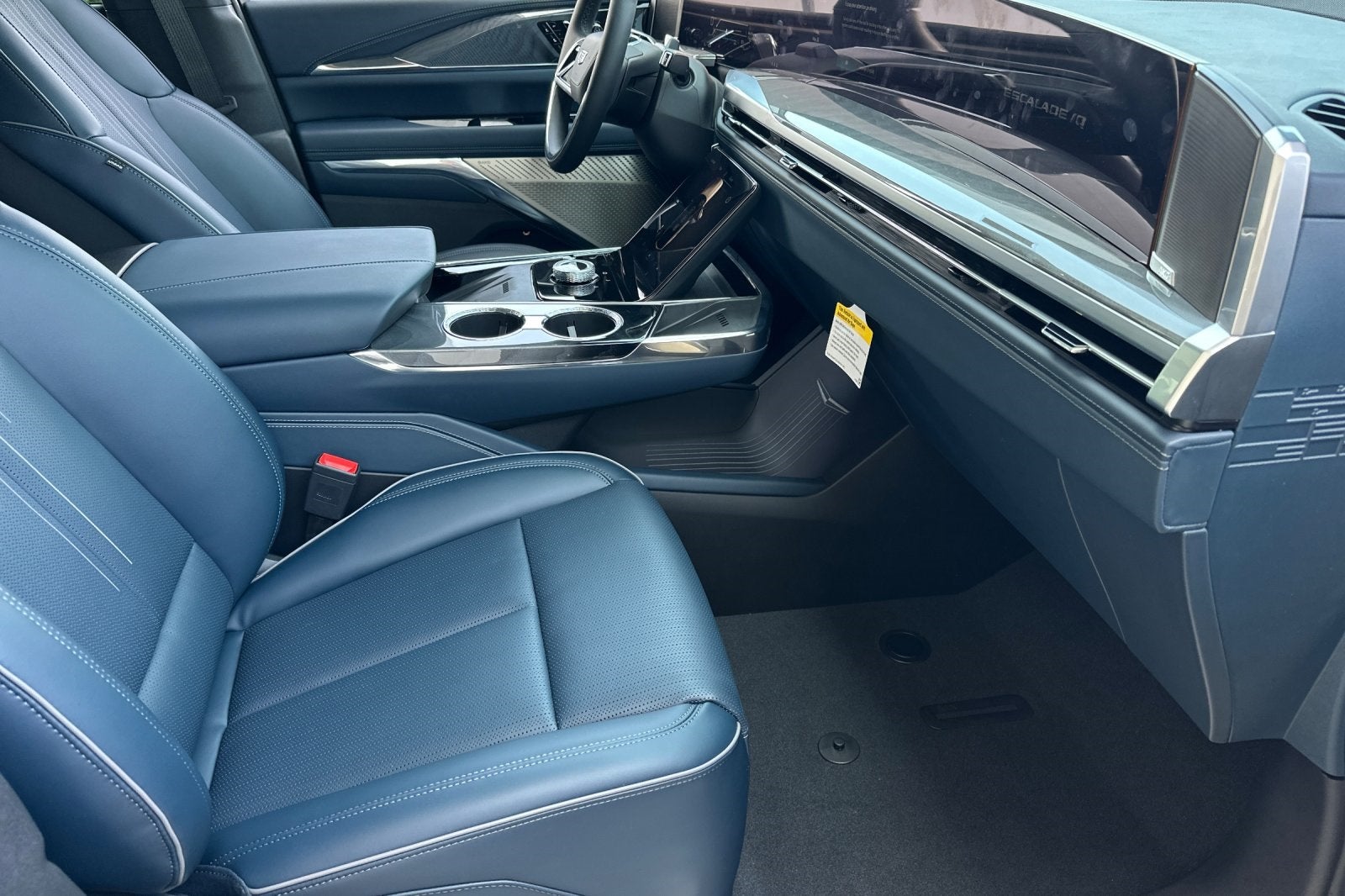 2025 Cadillac ESCALADE IQ Luxury 2