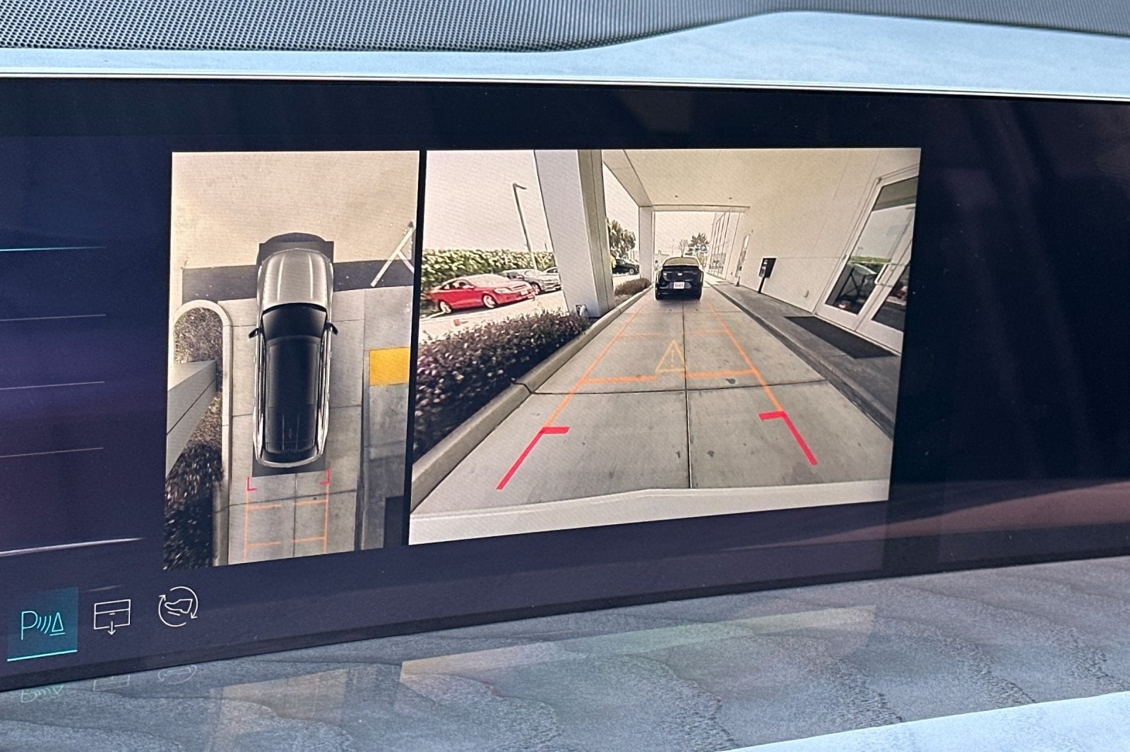 2025 Cadillac ESCALADE IQ Luxury 2