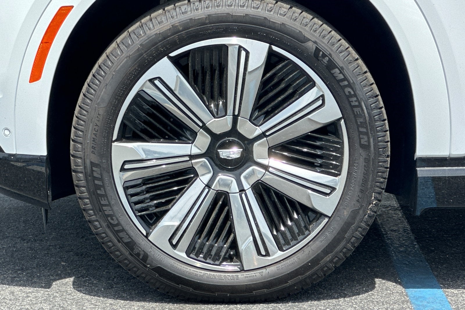 2025 Cadillac ESCALADE IQ Luxury 2