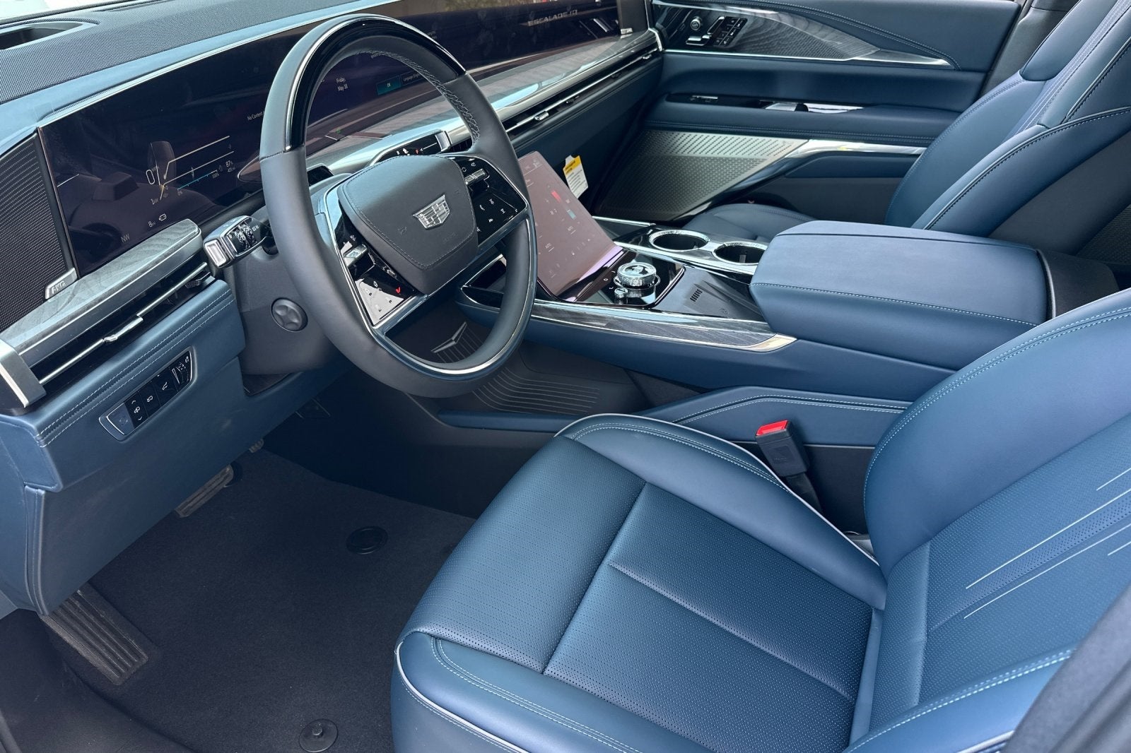 2025 Cadillac ESCALADE IQ Luxury 2