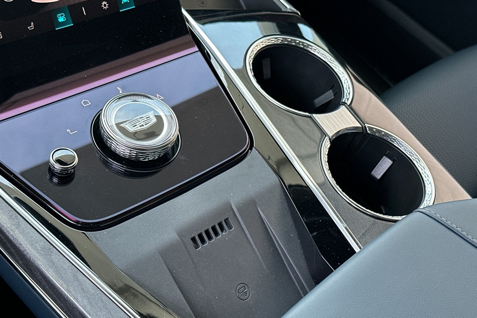 2025 Cadillac ESCALADE IQ Sport 2