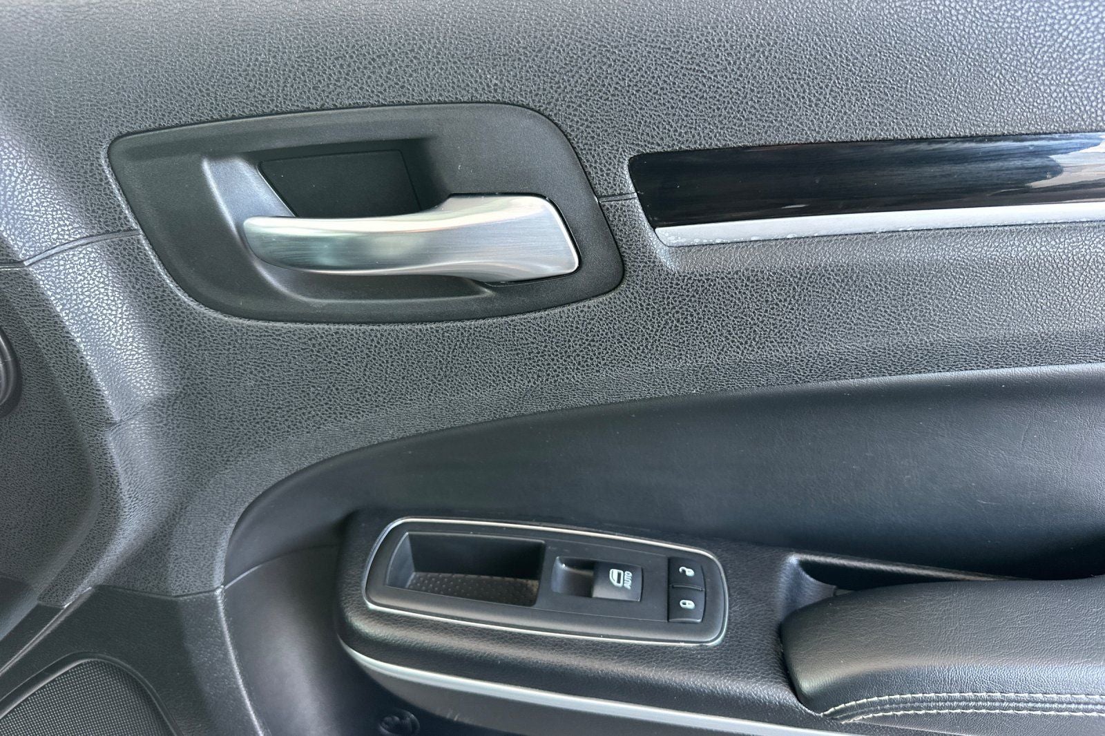 2019 Chrysler 300 S