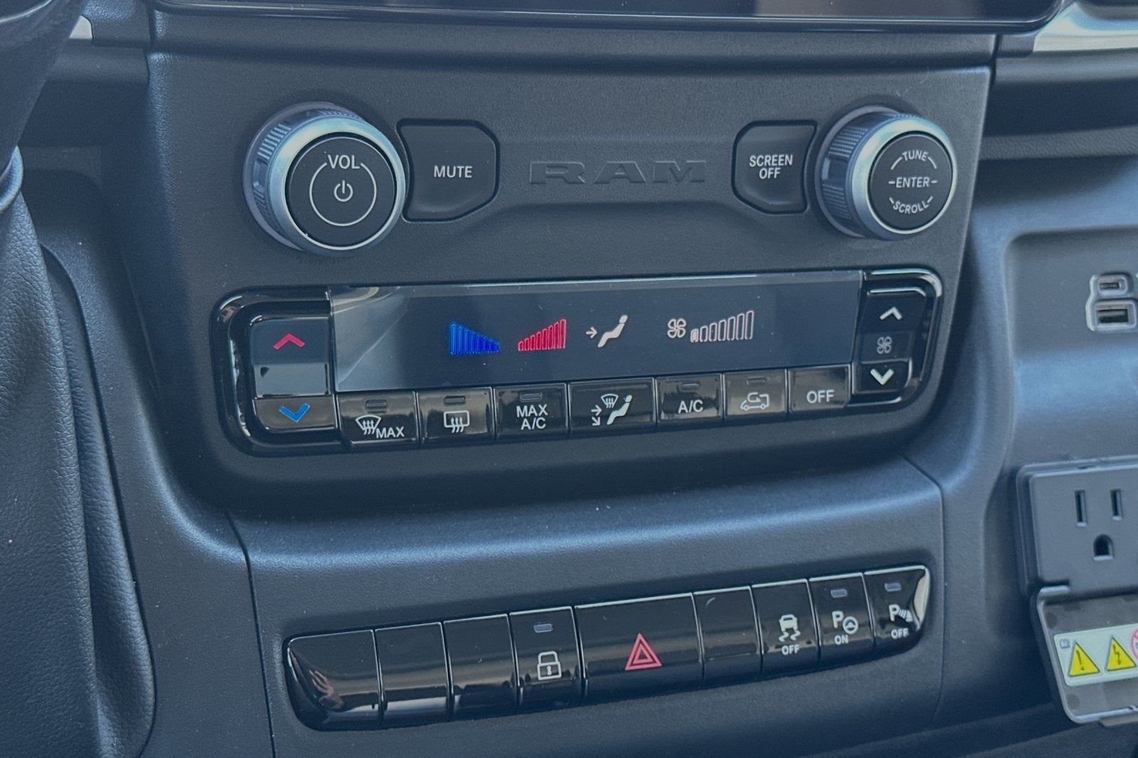 2024 RAM ProMaster 1500 Base