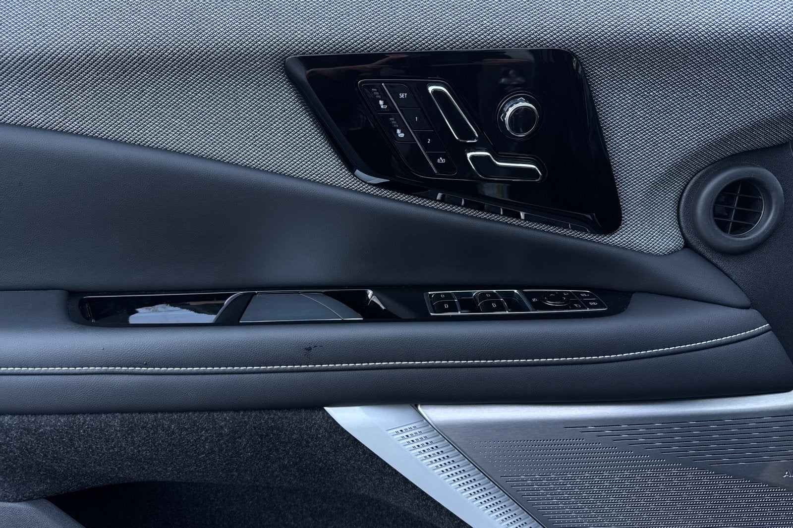 2025 Cadillac OPTIQ Luxury