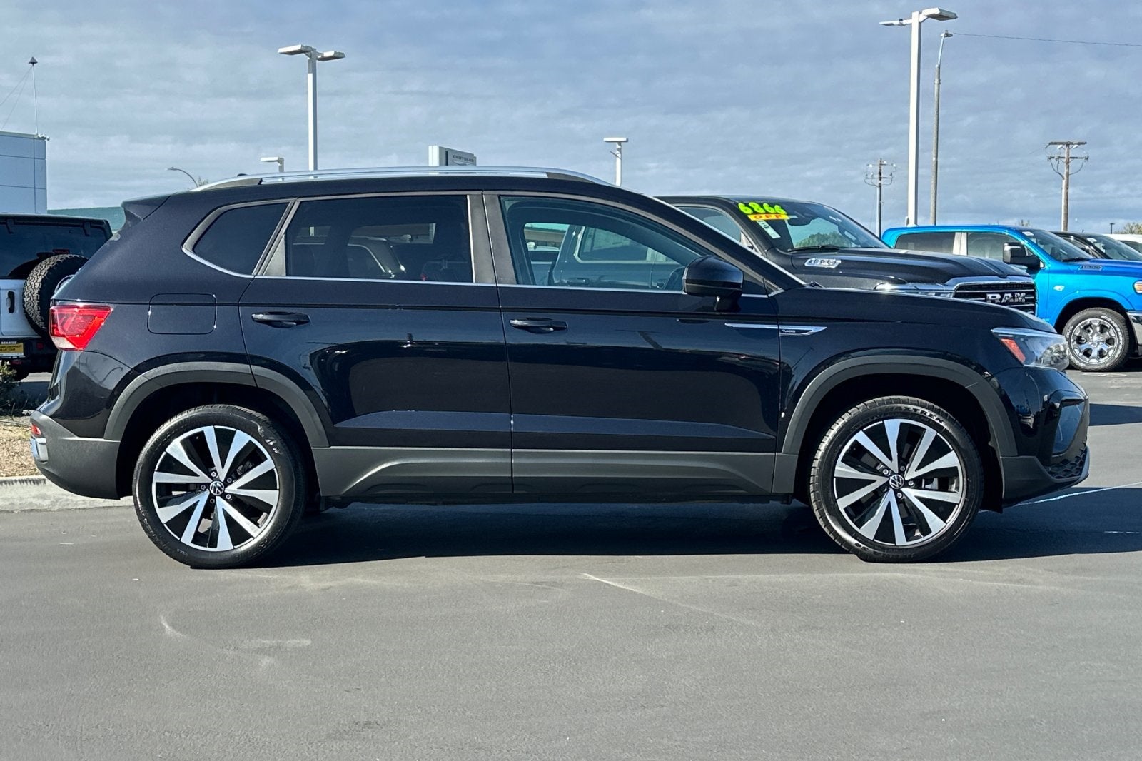 2023 Volkswagen Taos 1.5T SE