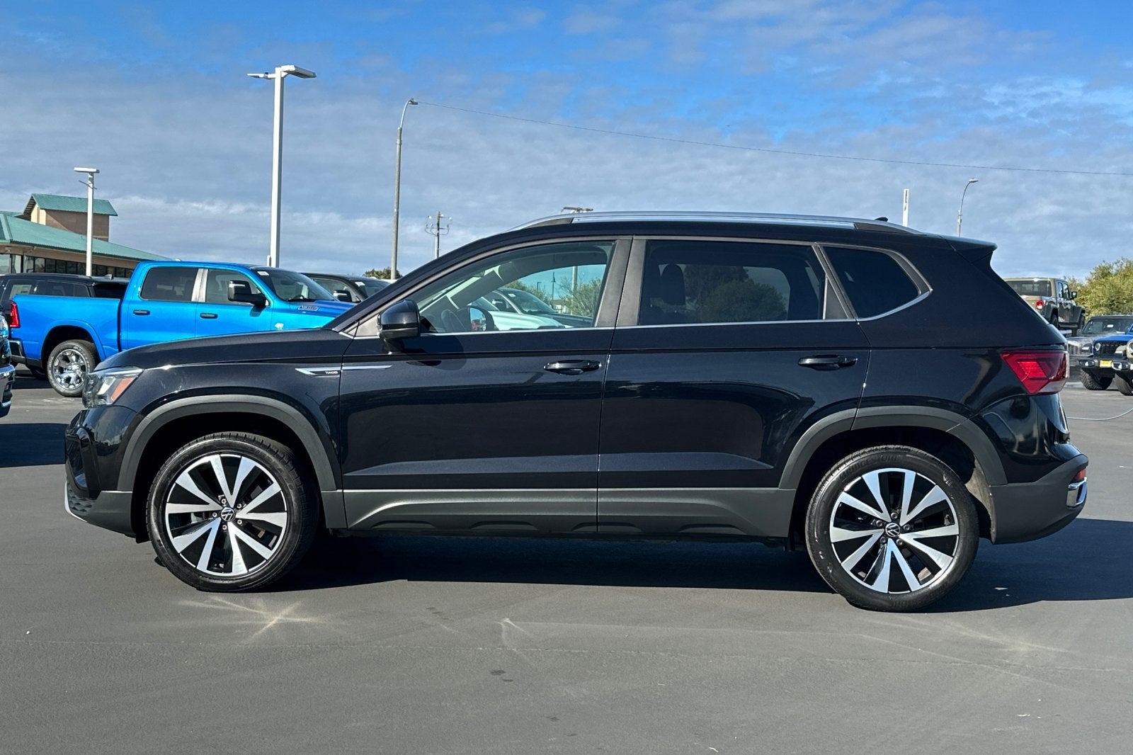 2023 Volkswagen Taos 1.5T SE