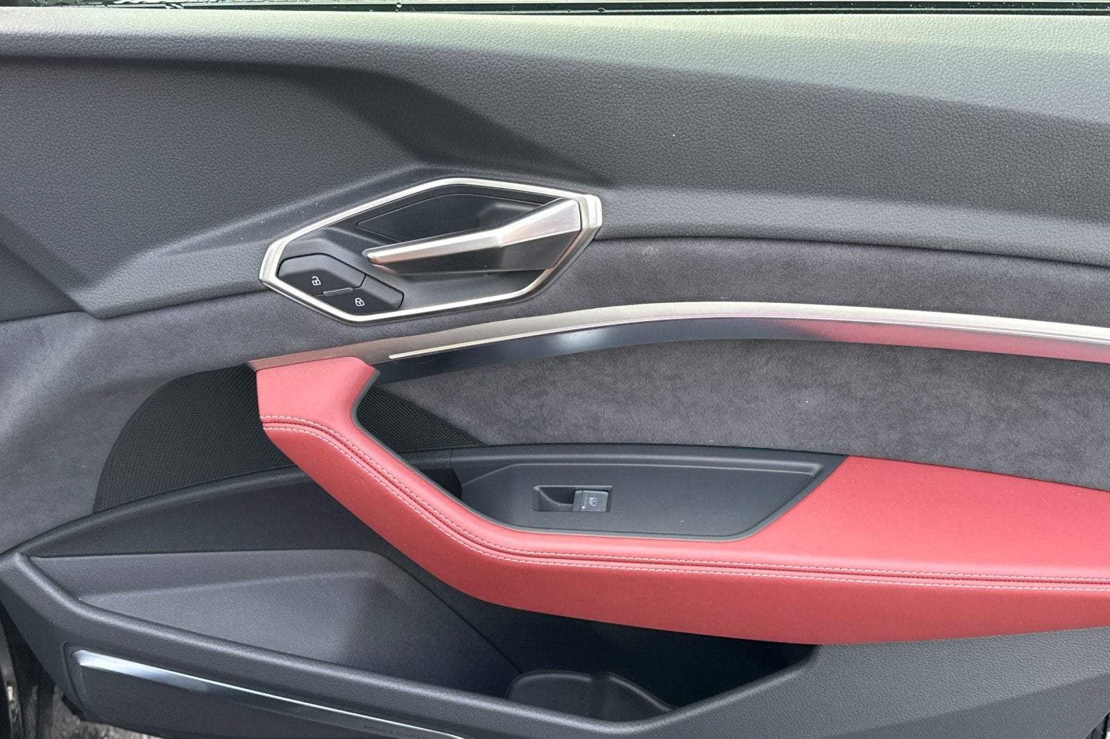 2024 Audi SQ8 e-tron Prestige quattro