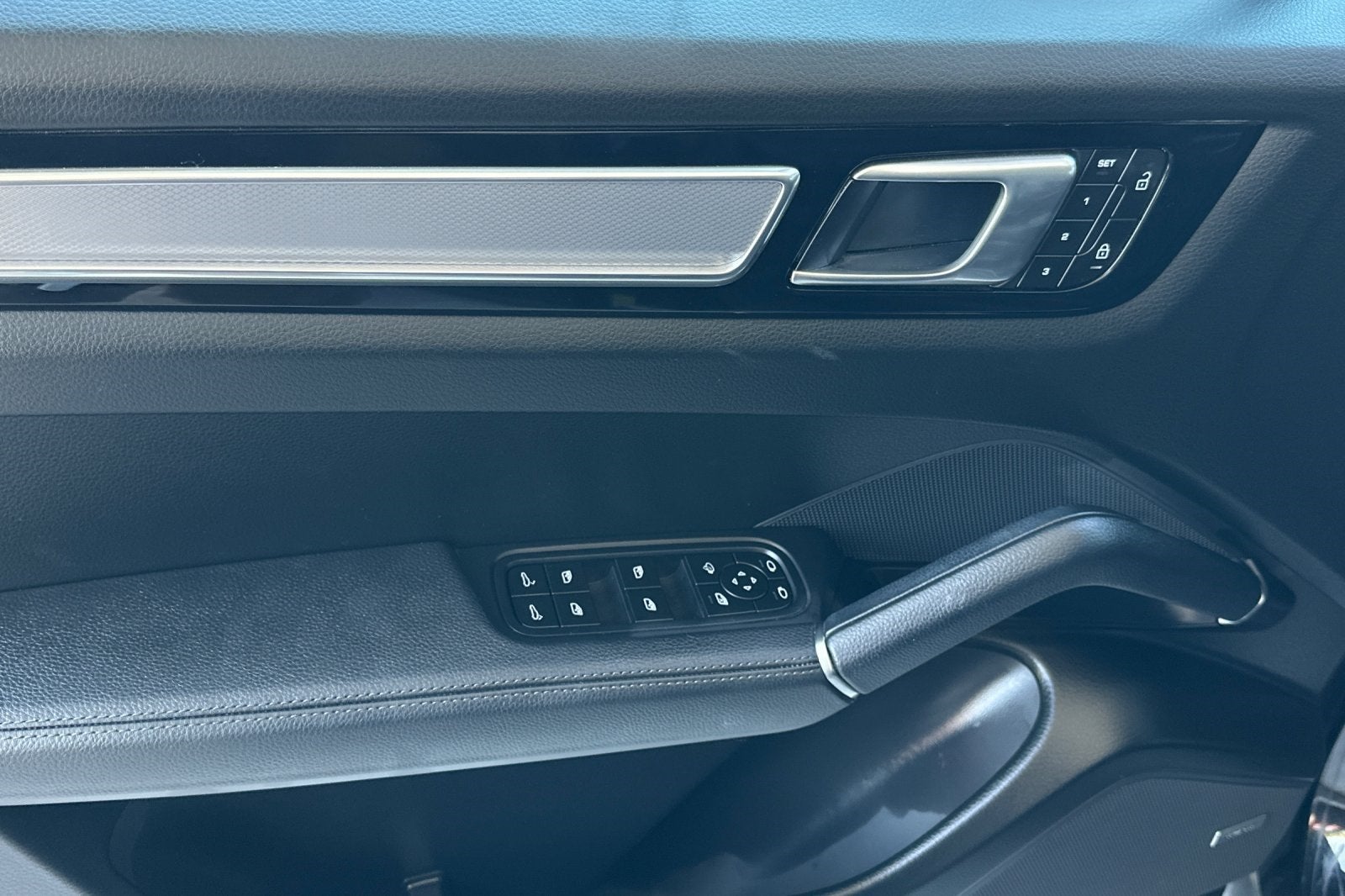 2023 Porsche Cayenne S Platinum Edition