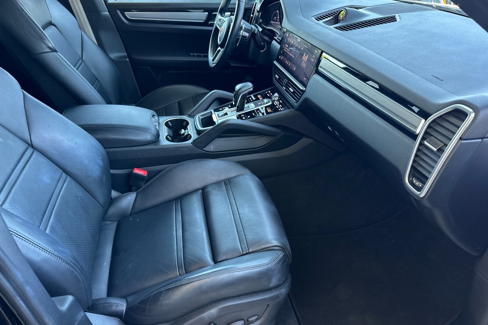 2023 Porsche Cayenne S Platinum Edition