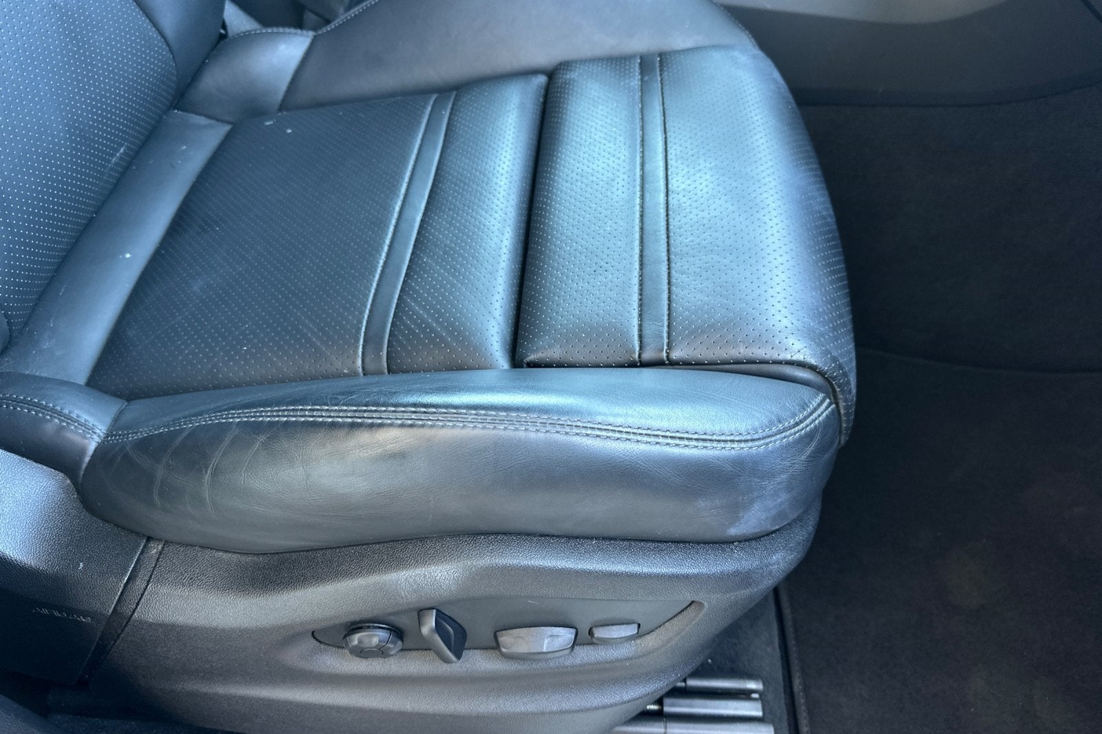 2023 Porsche Cayenne S Platinum Edition