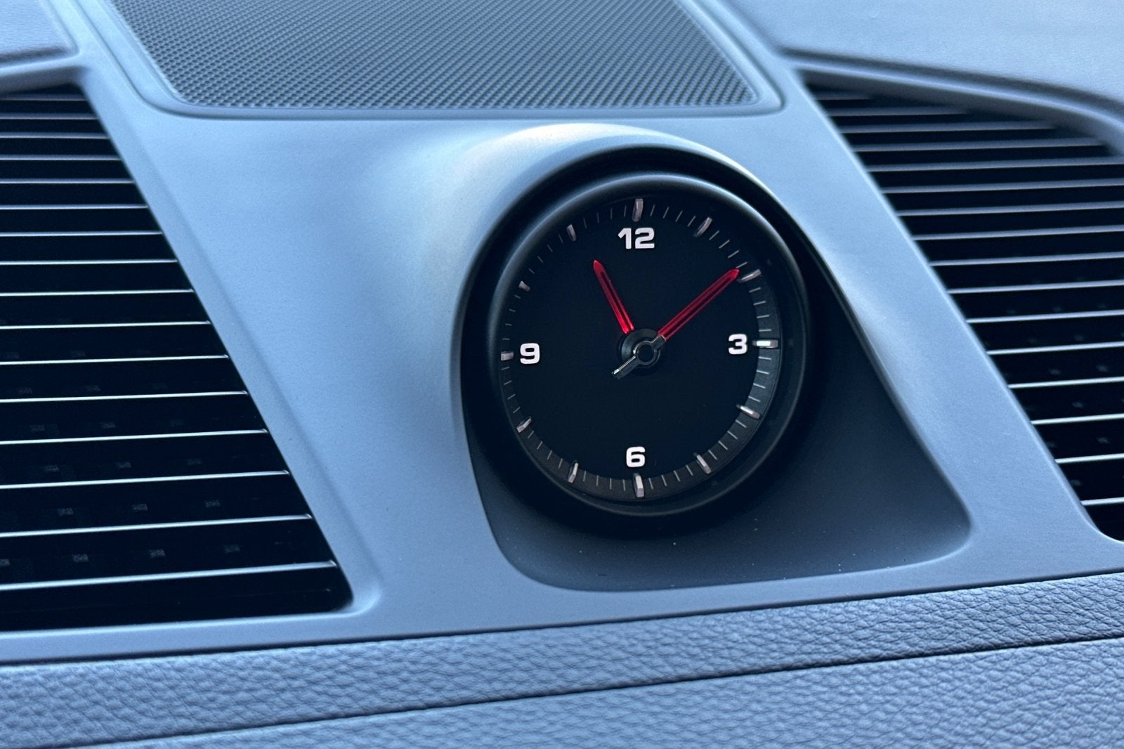 2023 Porsche Cayenne S Platinum Edition