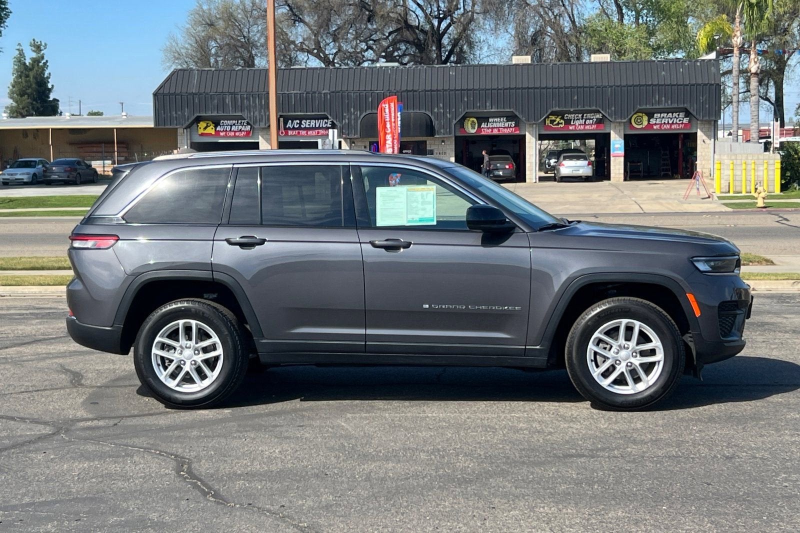 2024 Jeep Grand Cherokee Laredo X