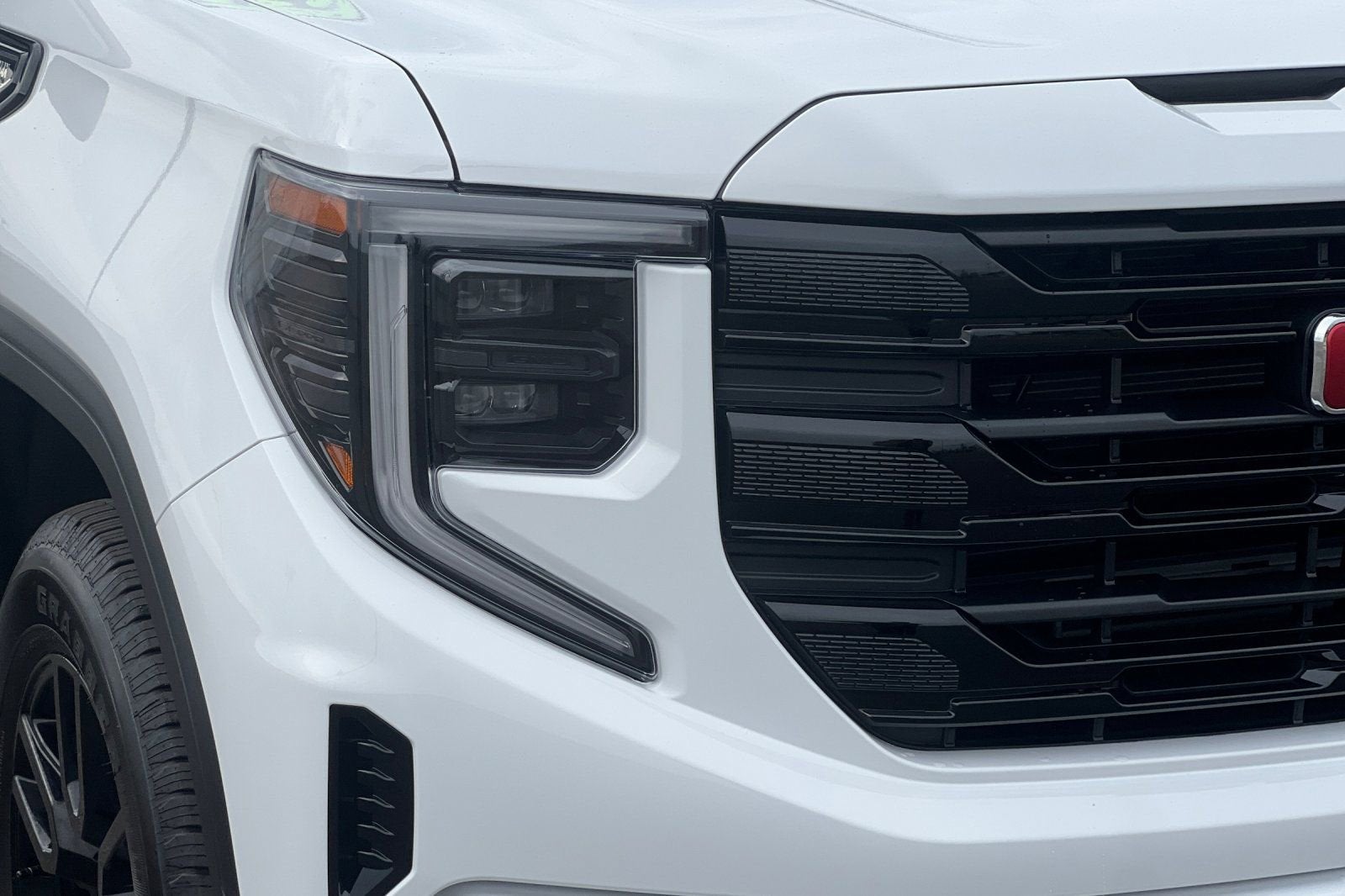 2025 GMC Sierra 1500 Elevation