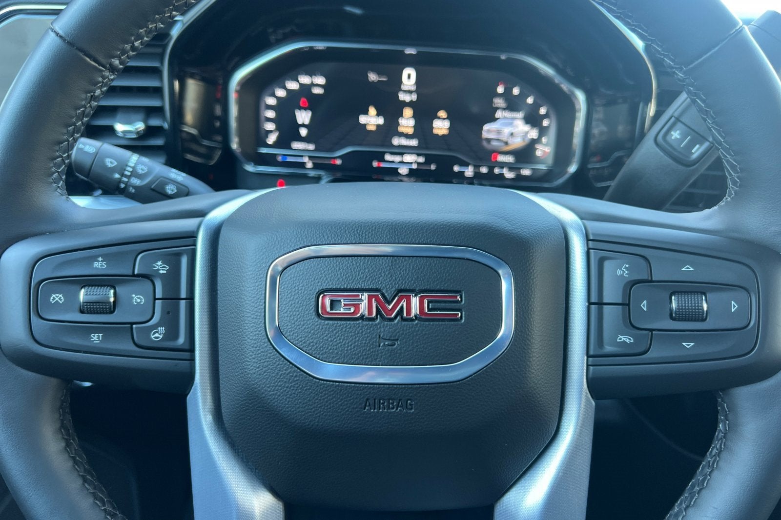 2024 GMC Sierra 1500 SLE