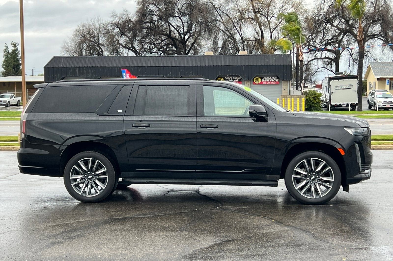 2023 Cadillac Escalade ESV Sport