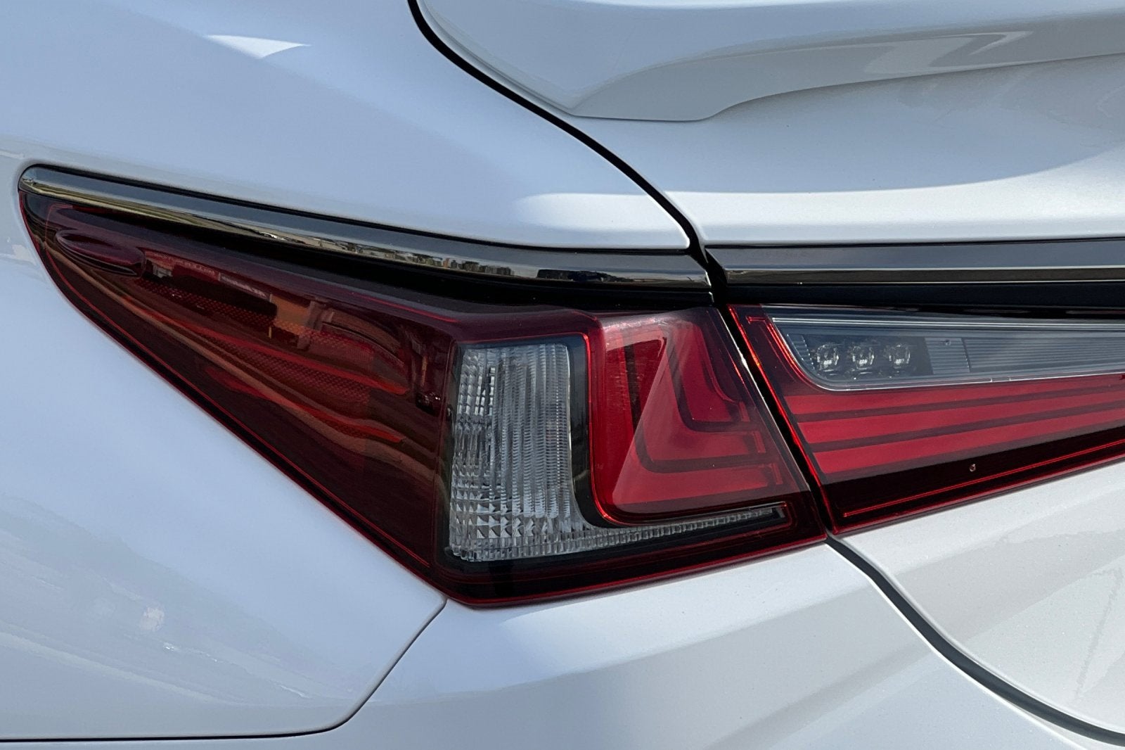 2023 Lexus ES ES 350 F SPORT Handling