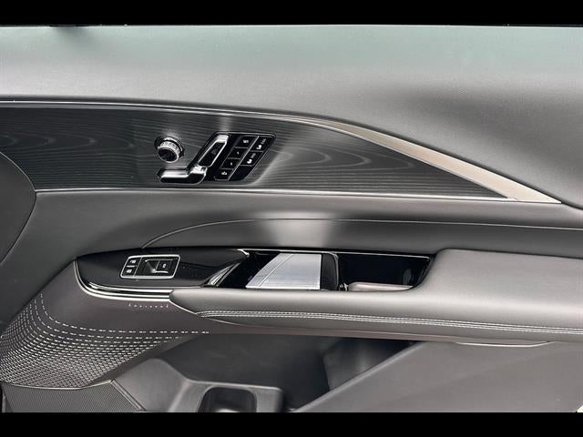 2025 Cadillac LYRIQ Luxury 1