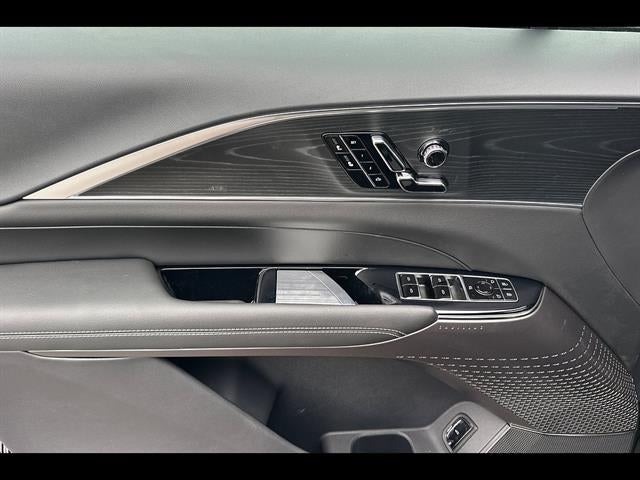 2025 Cadillac LYRIQ Luxury 1
