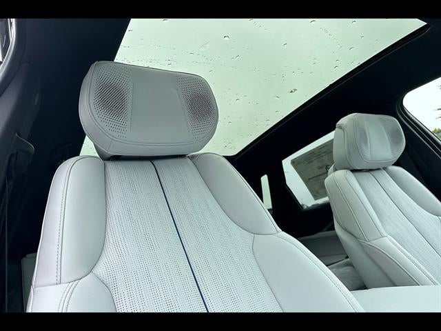 2025 Cadillac LYRIQ Sport 2
