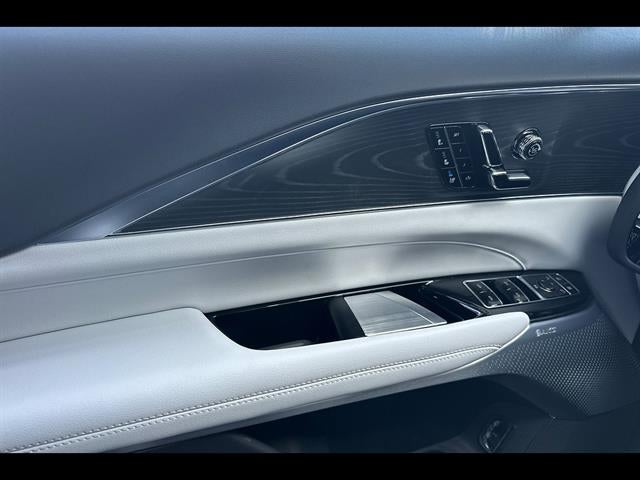 2025 Cadillac LYRIQ Sport 2