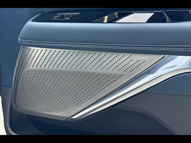 2025 Cadillac ESCALADE IQ Luxury 2