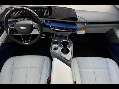 2025 Cadillac OPTIQ Luxury 2