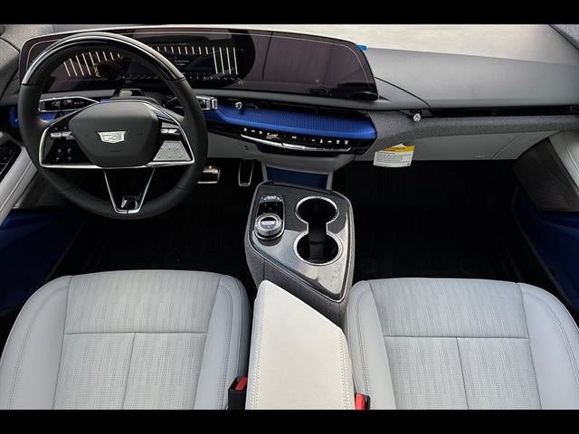 2025 Cadillac OPTIQ Luxury 2