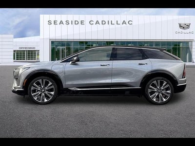 2025 Cadillac OPTIQ Luxury 2