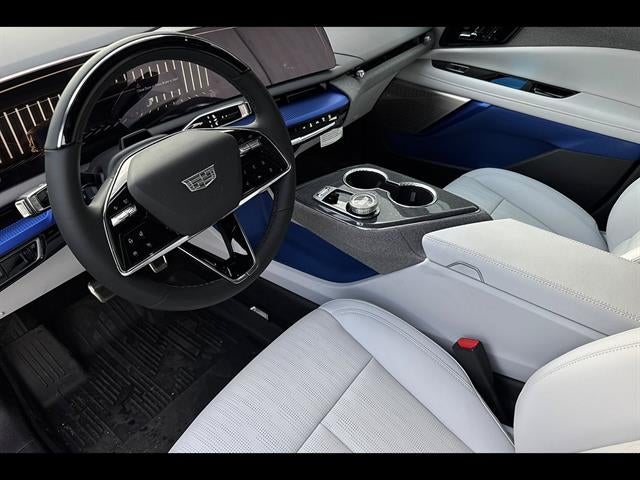 2025 Cadillac OPTIQ Luxury 2