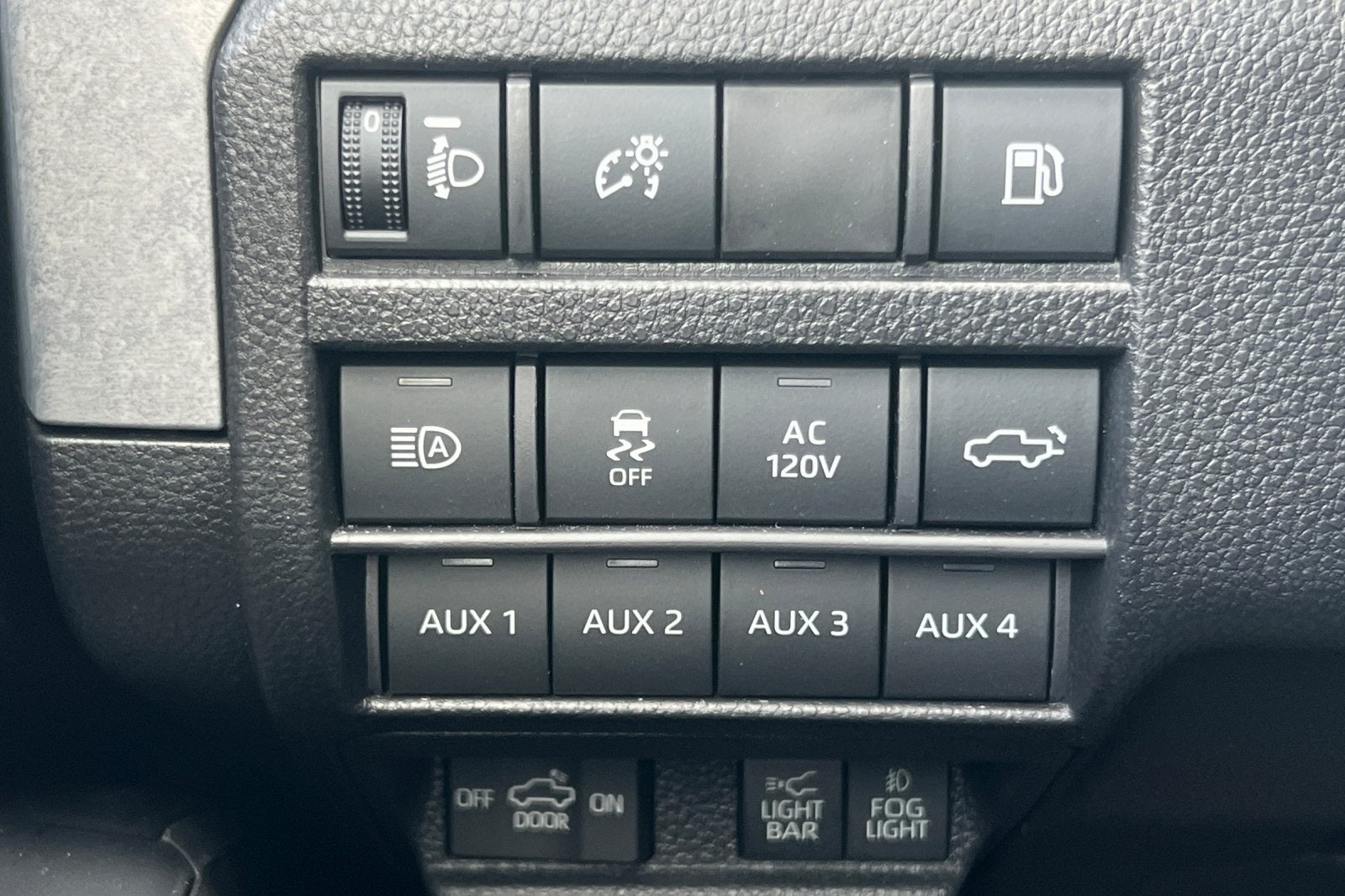 2025 Toyota Tacoma i-FORCE MAX Trailhunter