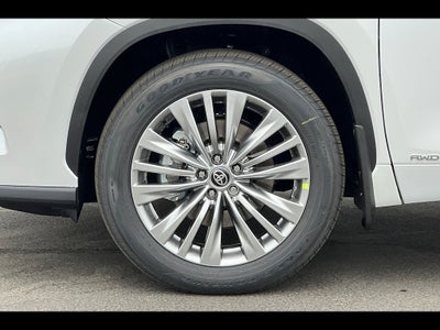 2026 Toyota Highlander Hybrid Platinum