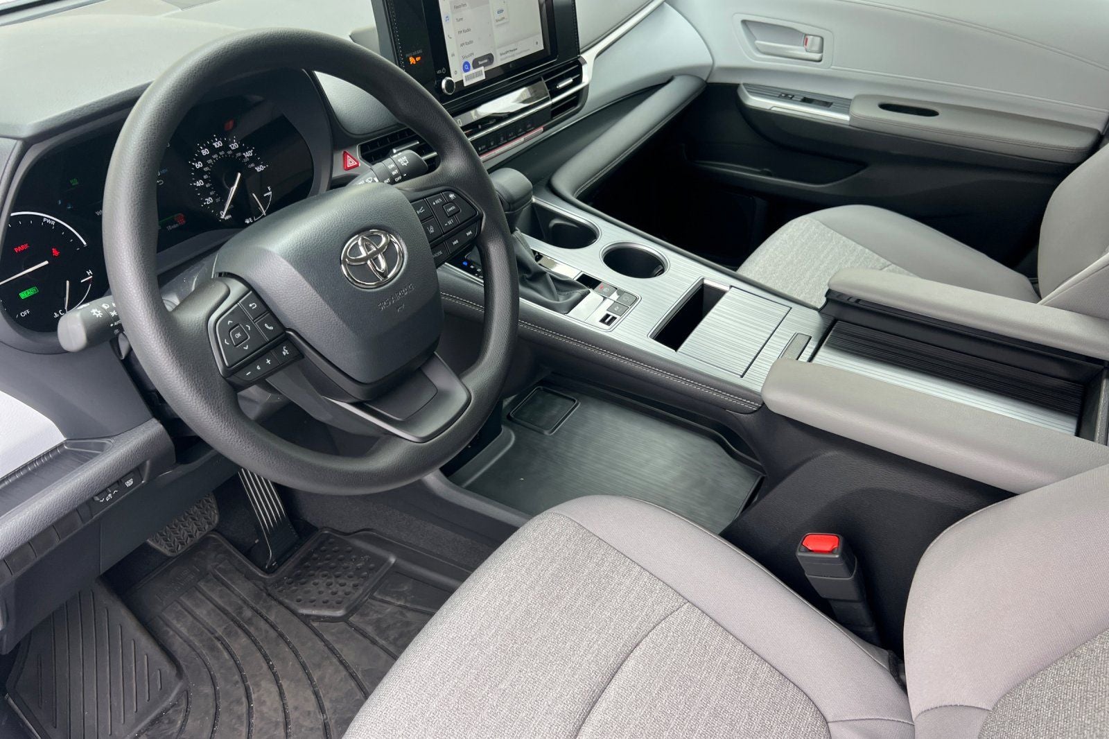 2026 Toyota Sienna LE 8 Passenger