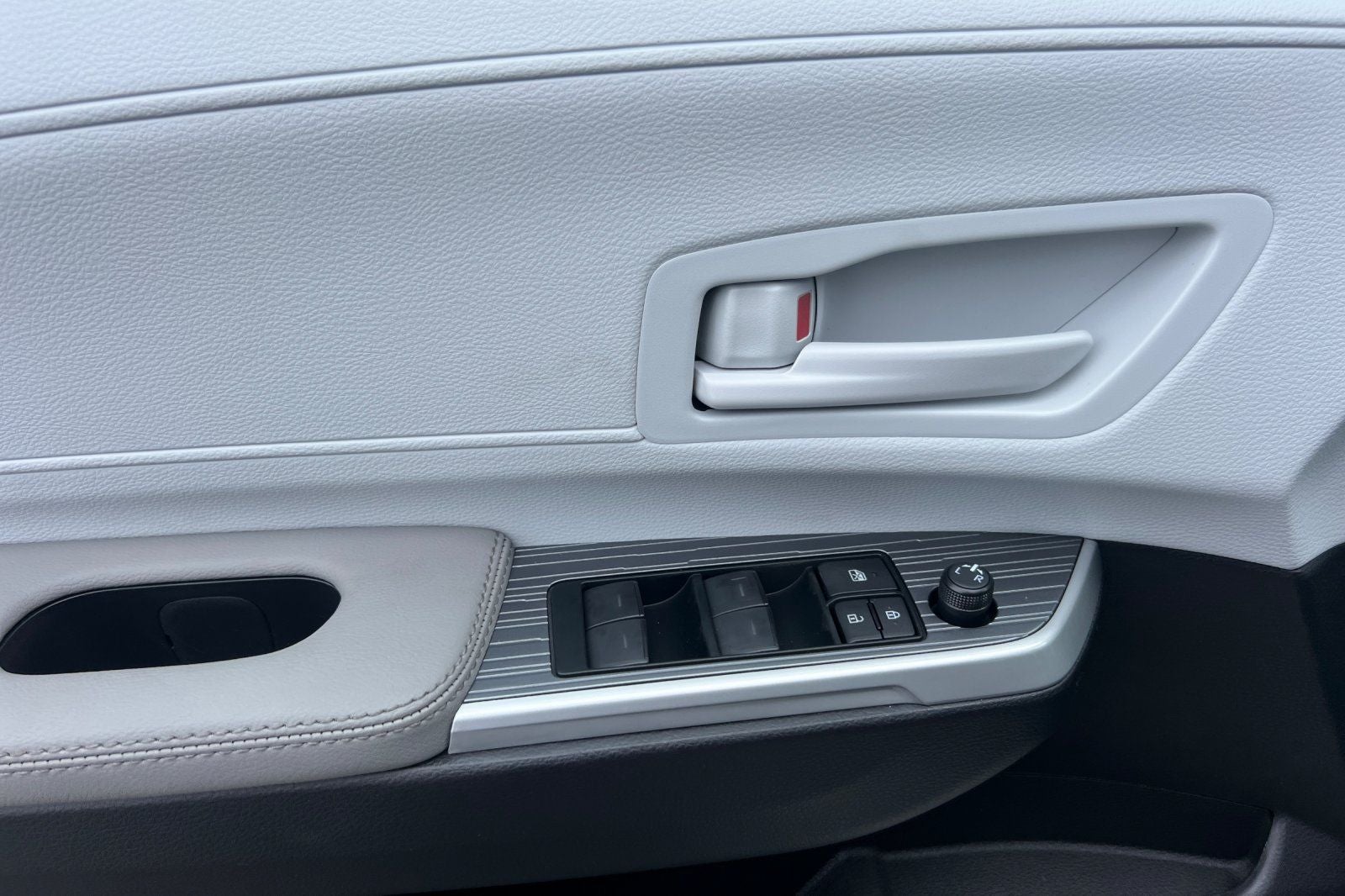 2026 Toyota Sienna LE 8 Passenger