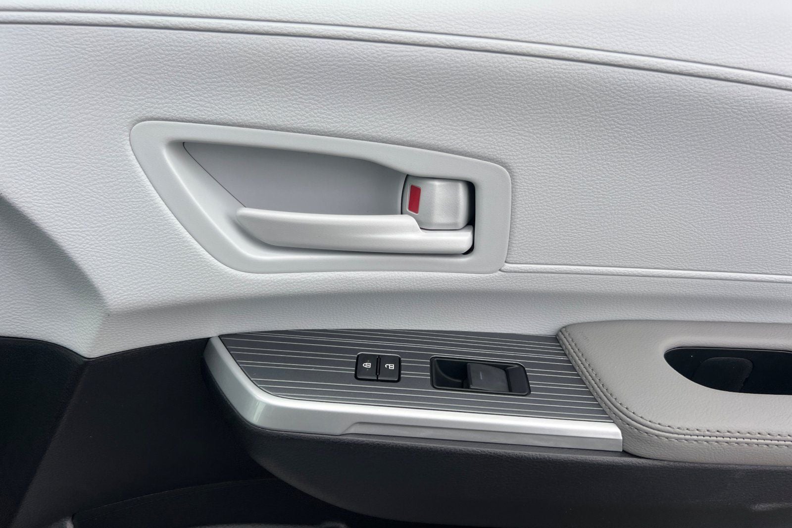 2026 Toyota Sienna LE 8 Passenger