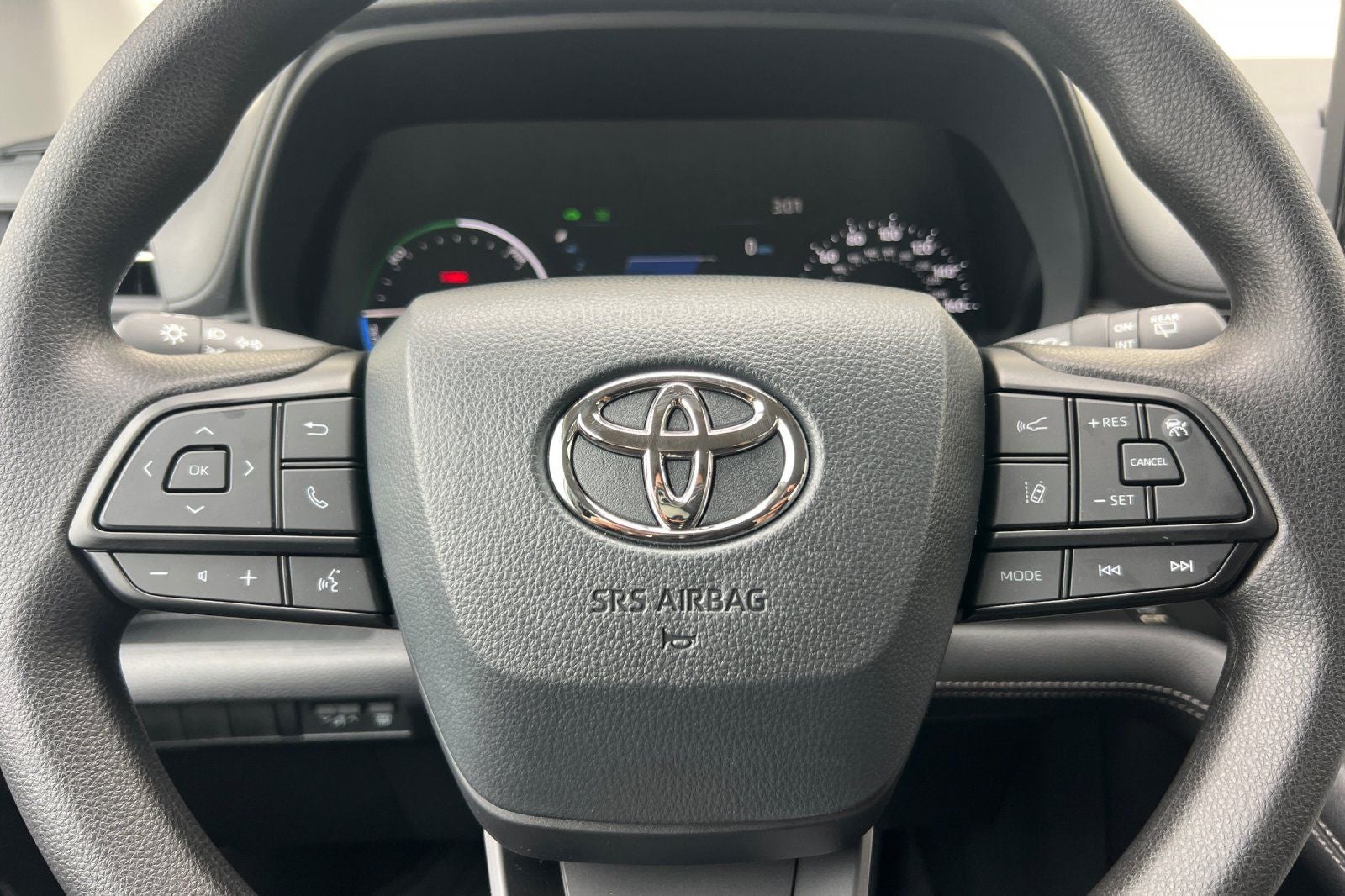 2026 Toyota Sienna LE 8 Passenger