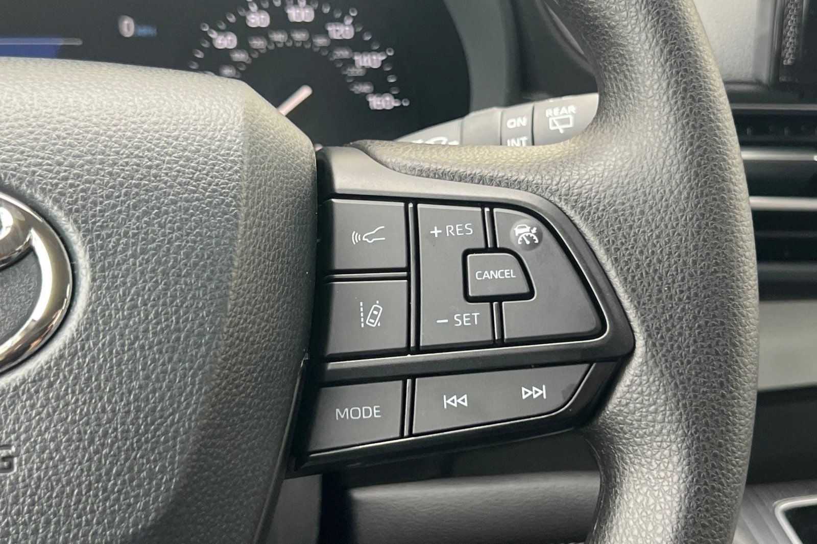 2026 Toyota Sienna LE 8 Passenger