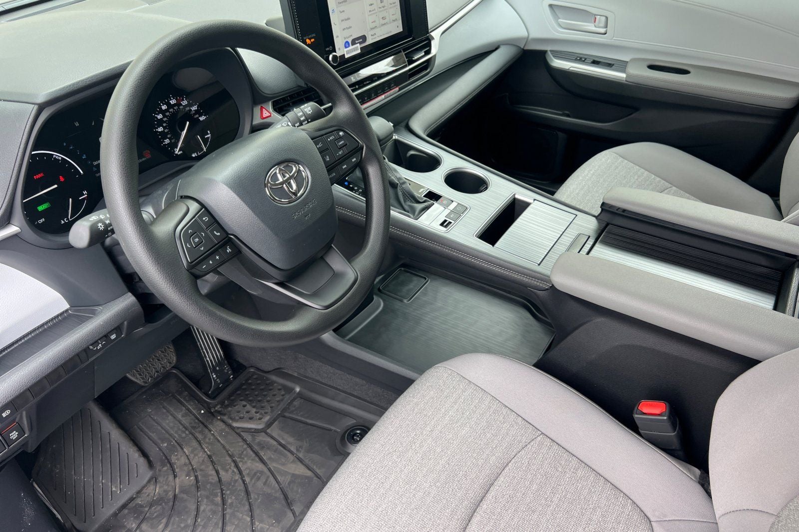 2026 Toyota Sienna LE 8 Passenger