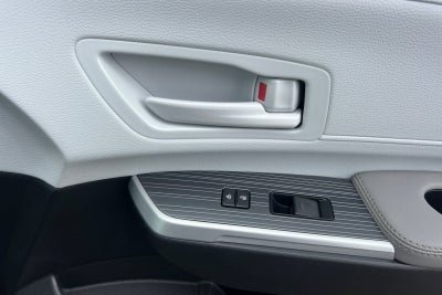 2026 Toyota Sienna LE 8 Passenger