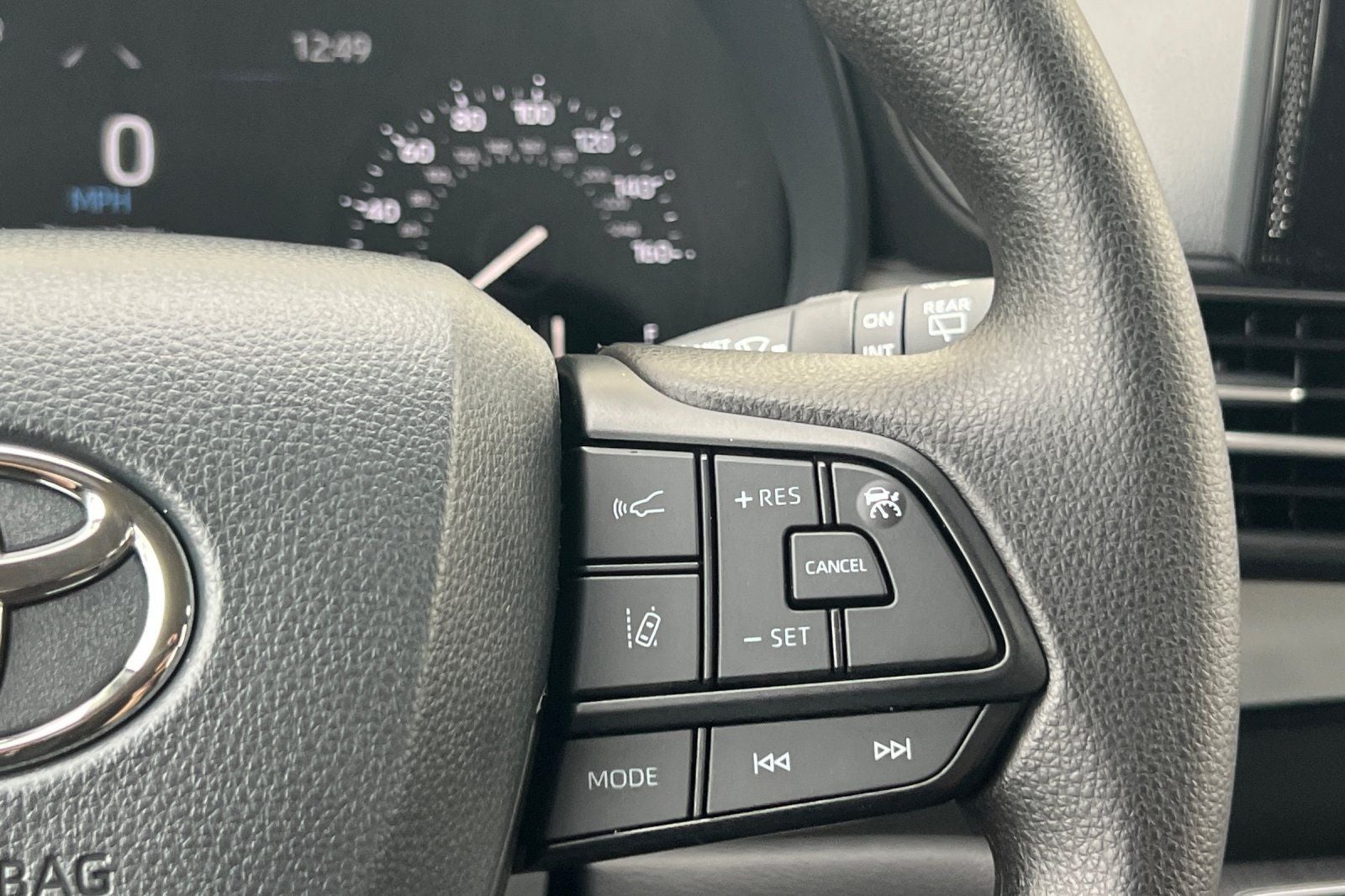 2026 Toyota Sienna LE 8 Passenger