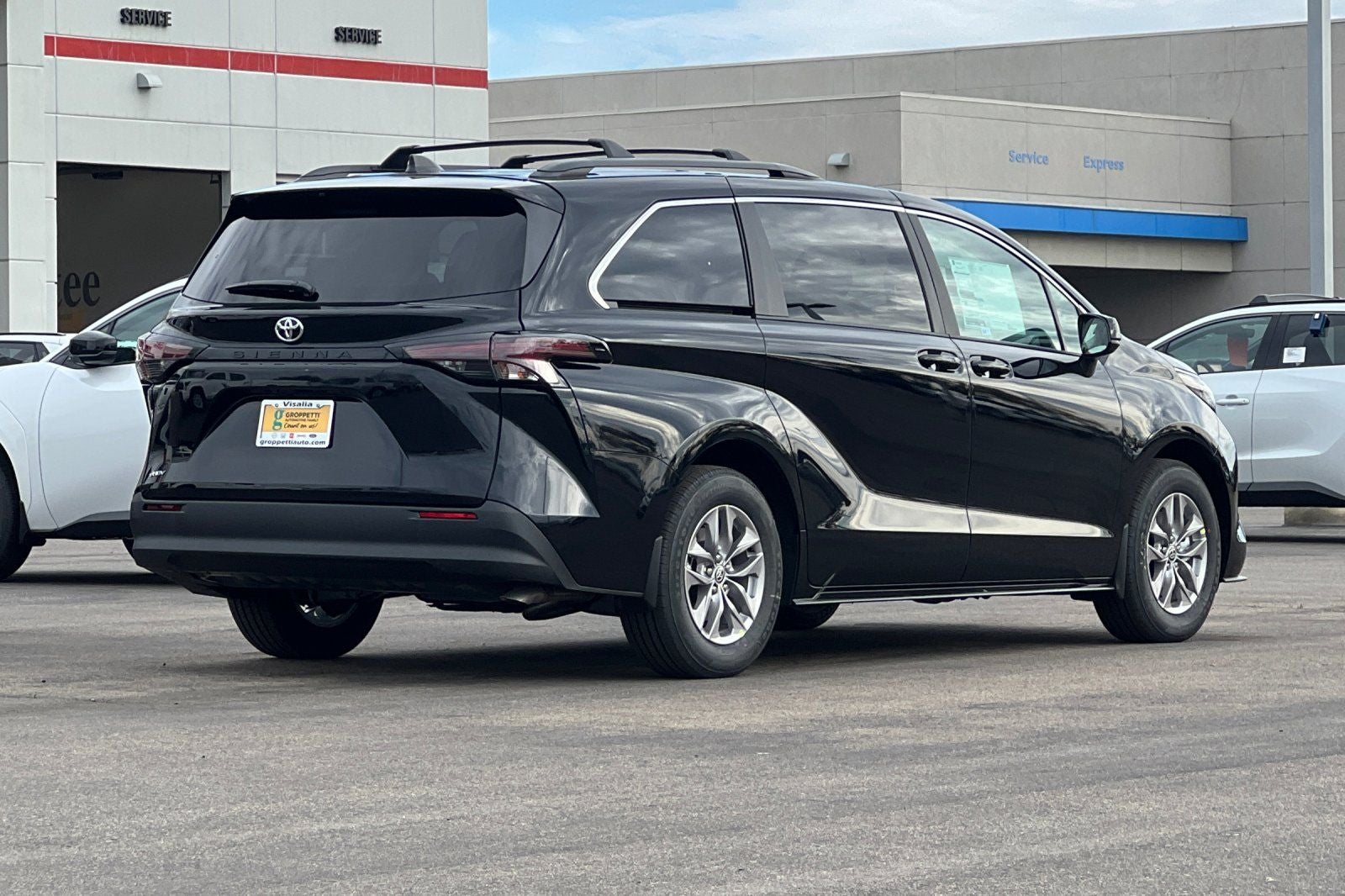 2026 Toyota Sienna LE 8 Passenger