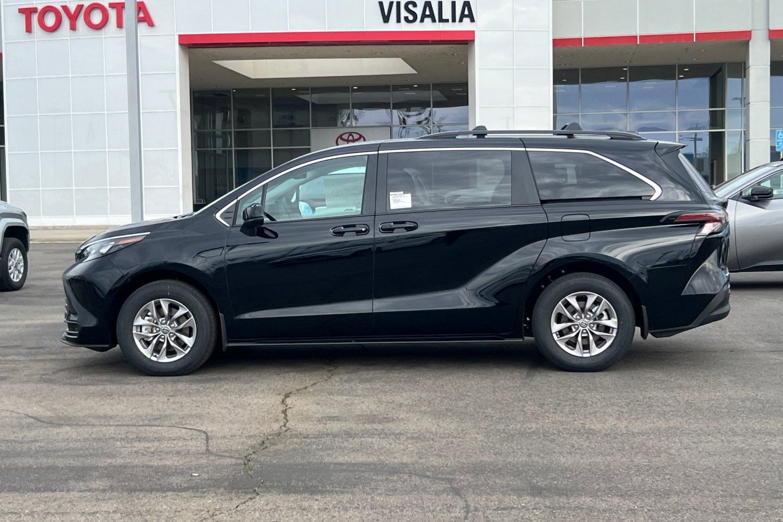 2026 Toyota Sienna LE 8 Passenger