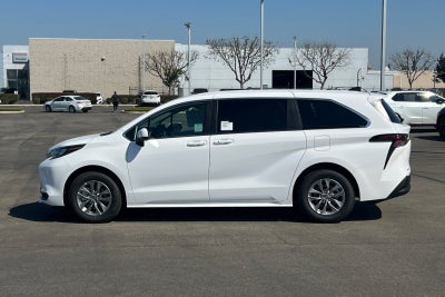 2026 Toyota Sienna LE