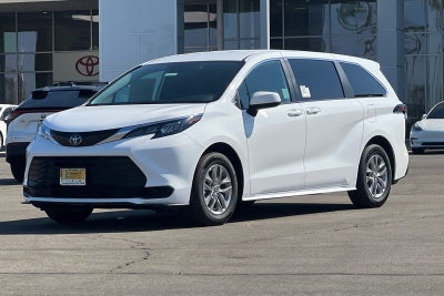 2026 Toyota Sienna LE