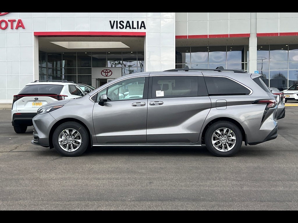 2026 Toyota Sienna LE