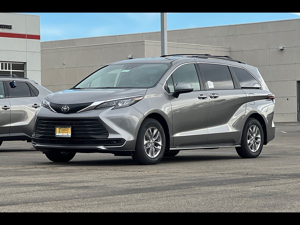 2026 Toyota Sienna LE